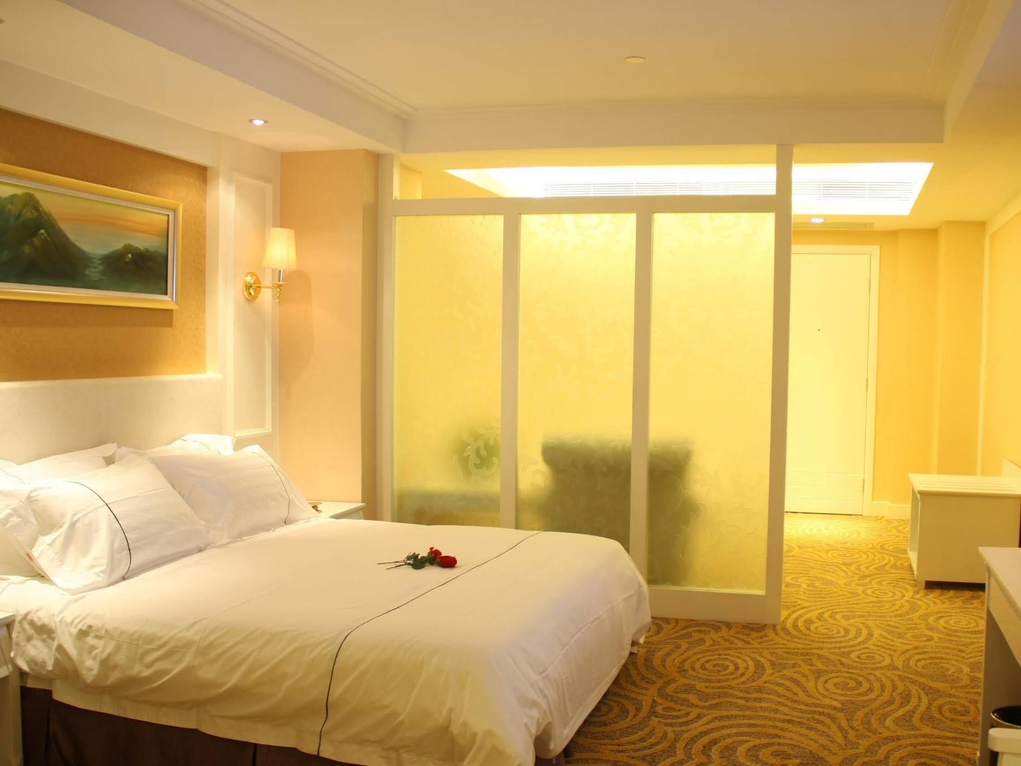 Huizhou Jinhuayue International Hotel Buitenkant foto